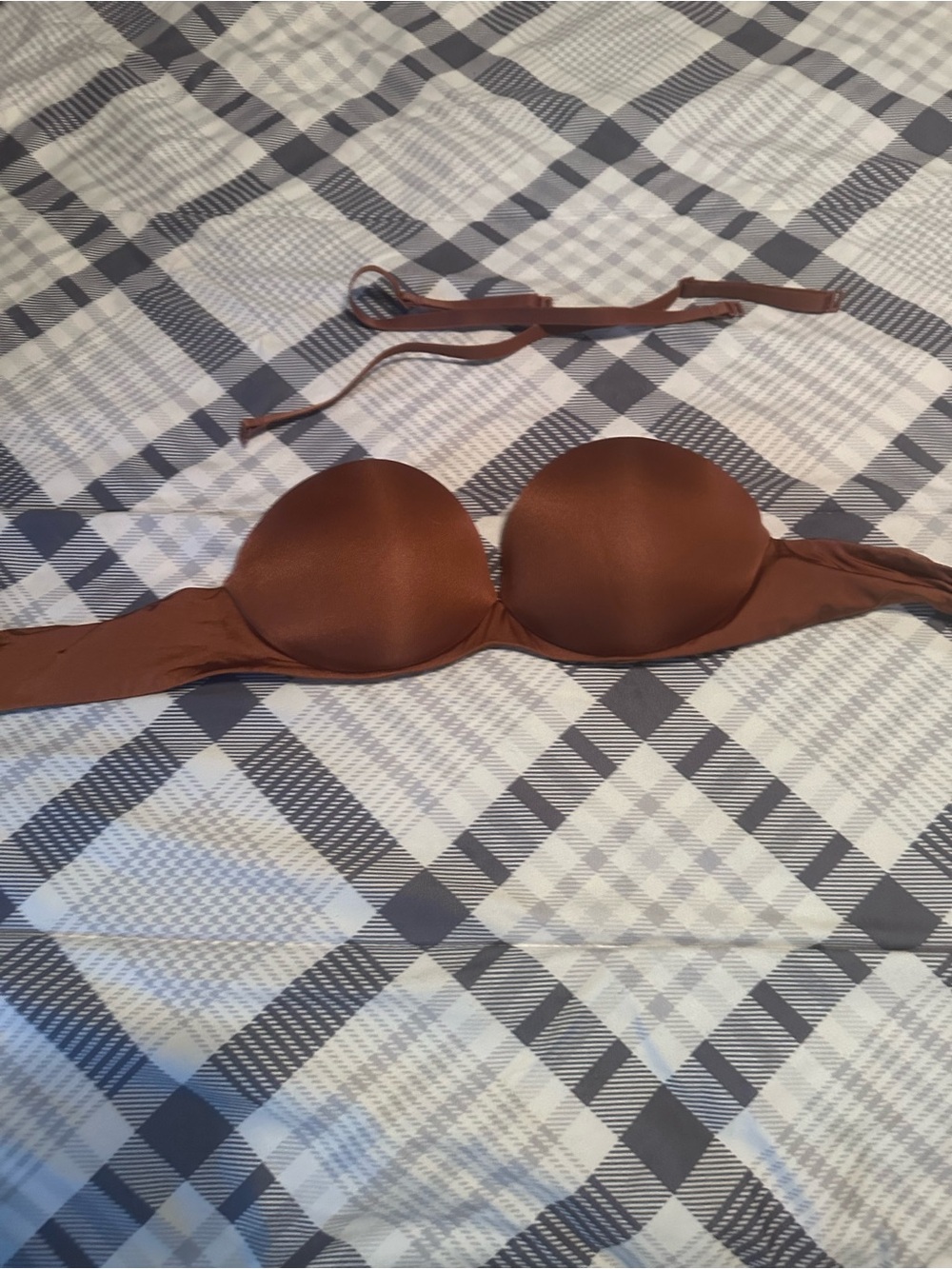 SKIMS Strapless Molded Bandeau Bra in Brown